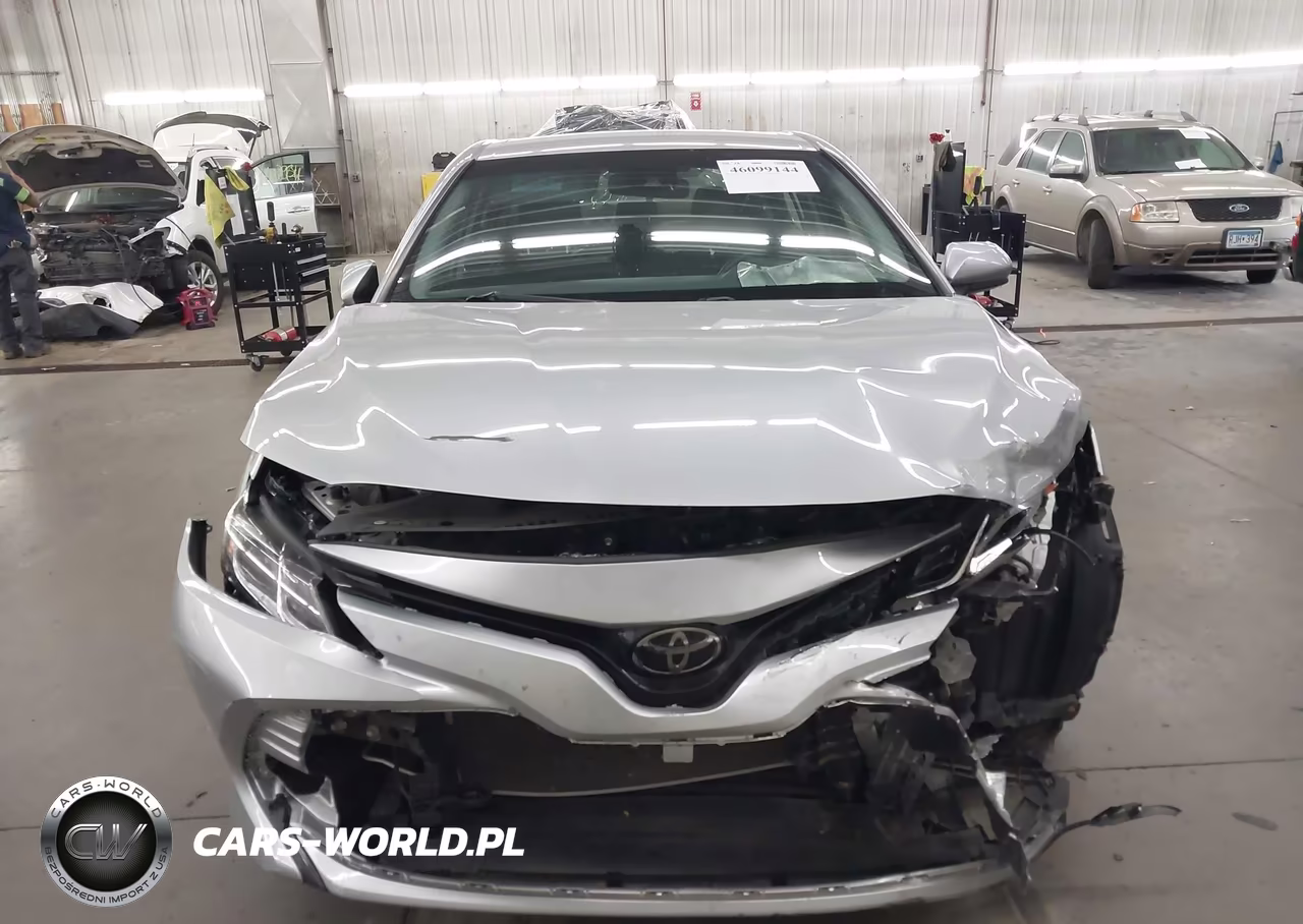 2018 Toyota Camry Le VIN:JTNB11HKXJ3027364 - 13