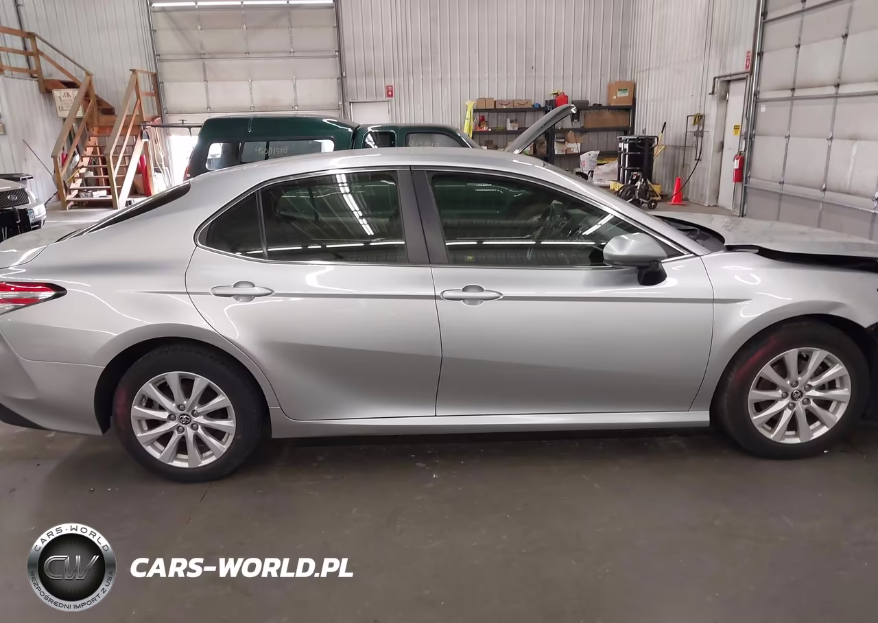 2018 Toyota Camry Le VIN:JTNB11HKXJ3027364 - 14