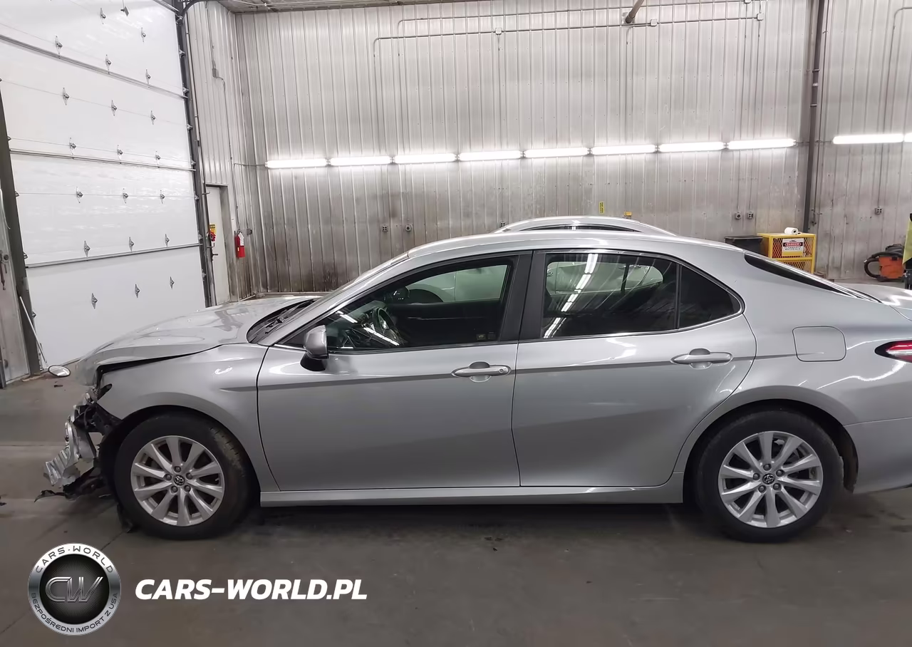 2018 Toyota Camry Le VIN:JTNB11HKXJ3027364 - 15