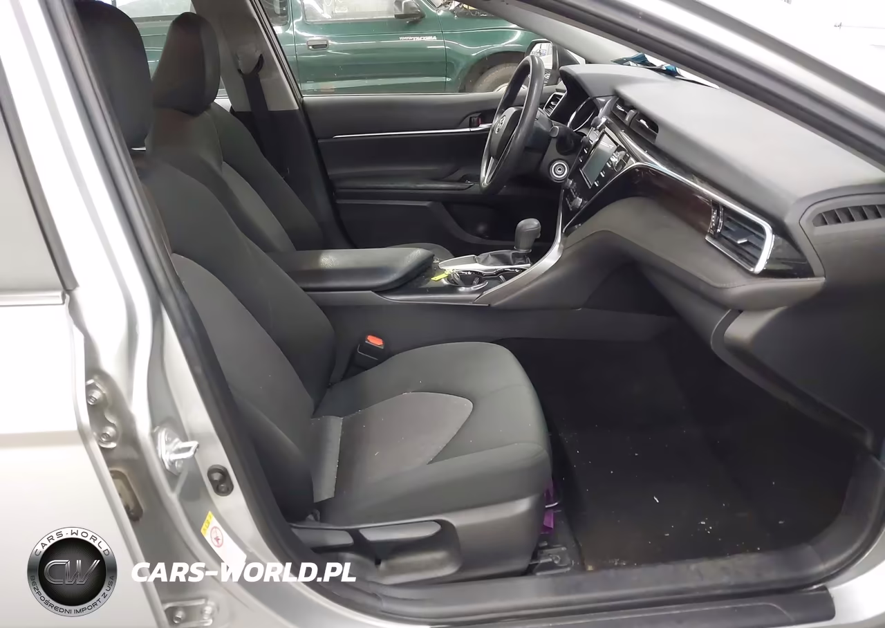 2018 Toyota Camry Le VIN:JTNB11HKXJ3027364 - 5