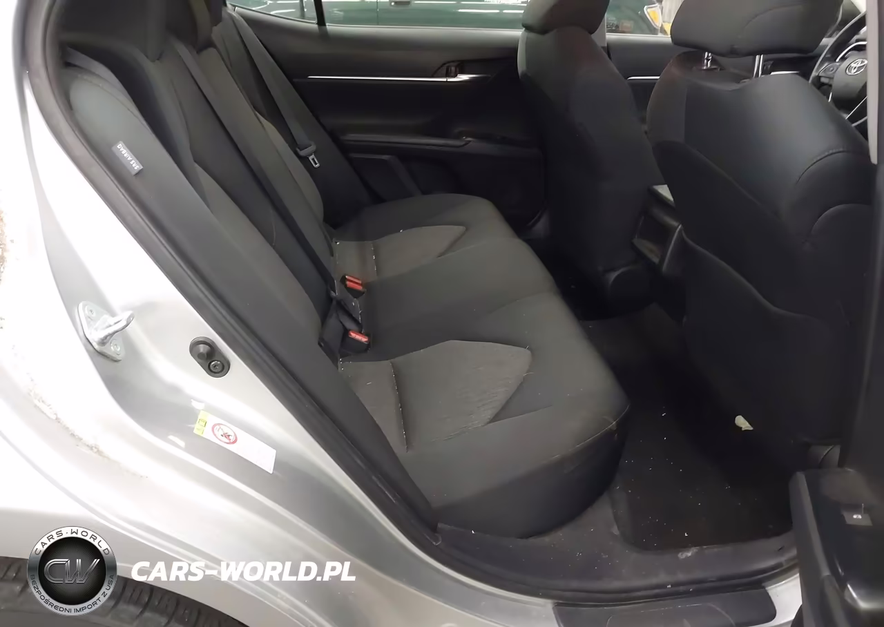 2018 Toyota Camry Le VIN:JTNB11HKXJ3027364 - 8
