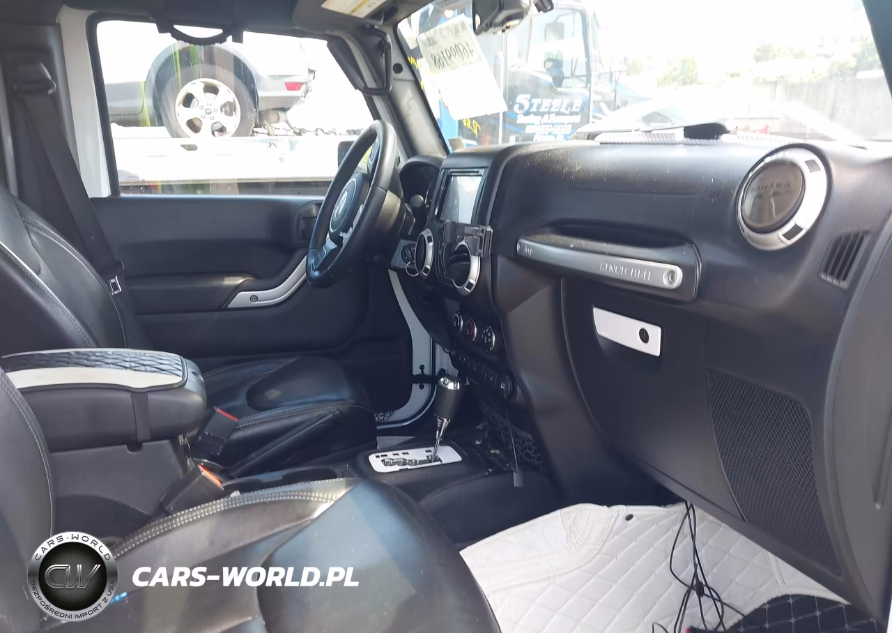 2018 Jeep Wrangler Jk Unlimited Sahara VIN:1C4BJWEG1JL902414 - 5