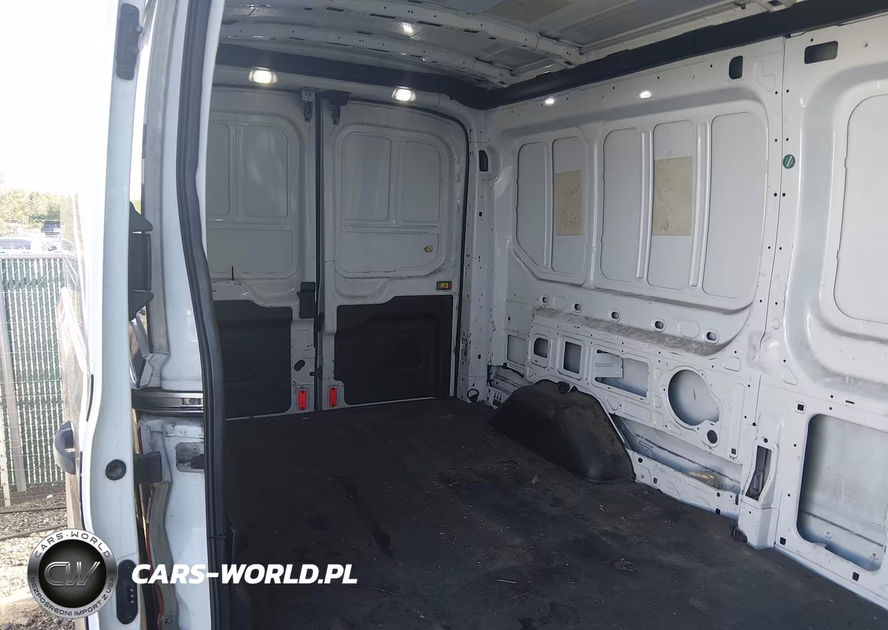 2018 Ford Transit-150 VIN:1FTYE2CG0JKA75084 - 17