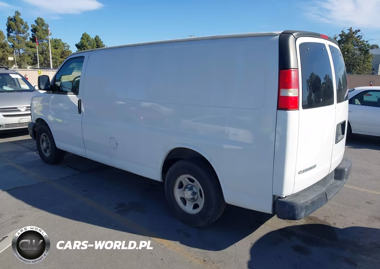 2008 Chevrolet Express Work Van VIN:1GCFG15X781227032 - 3