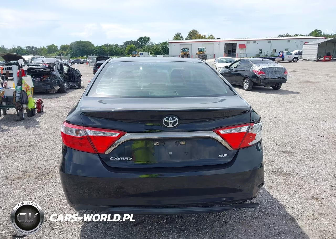2015 Toyota Camry Se VIN:4T1BF1FK2FU110616 - 16