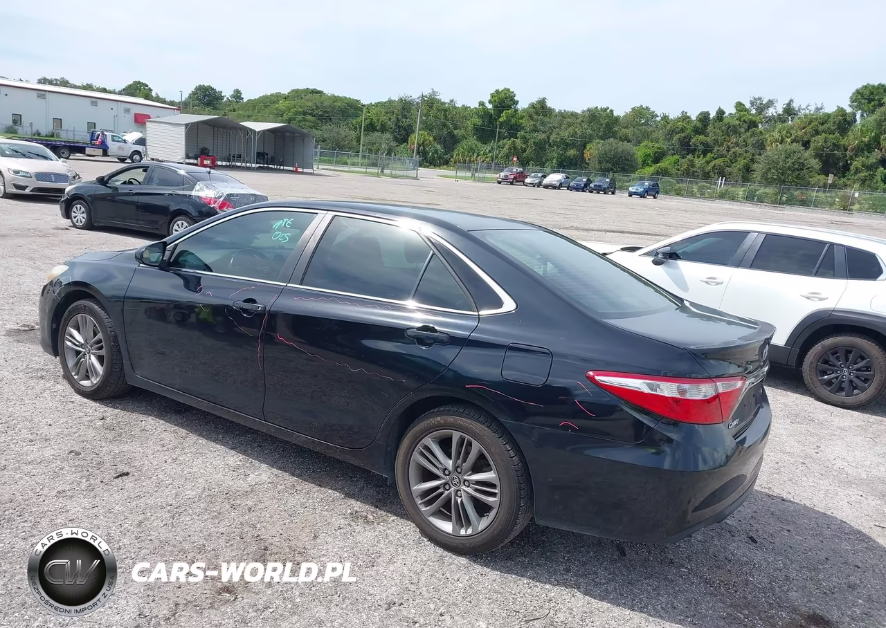 2015 Toyota Camry Se VIN:4T1BF1FK2FU110616 - 3