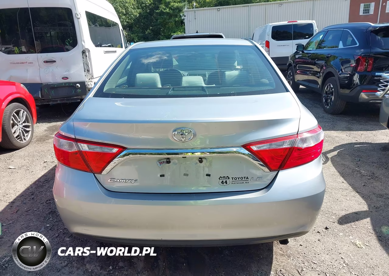 2016 Toyota Camry Le VIN:4T4BF1FK6GR571535 - 15