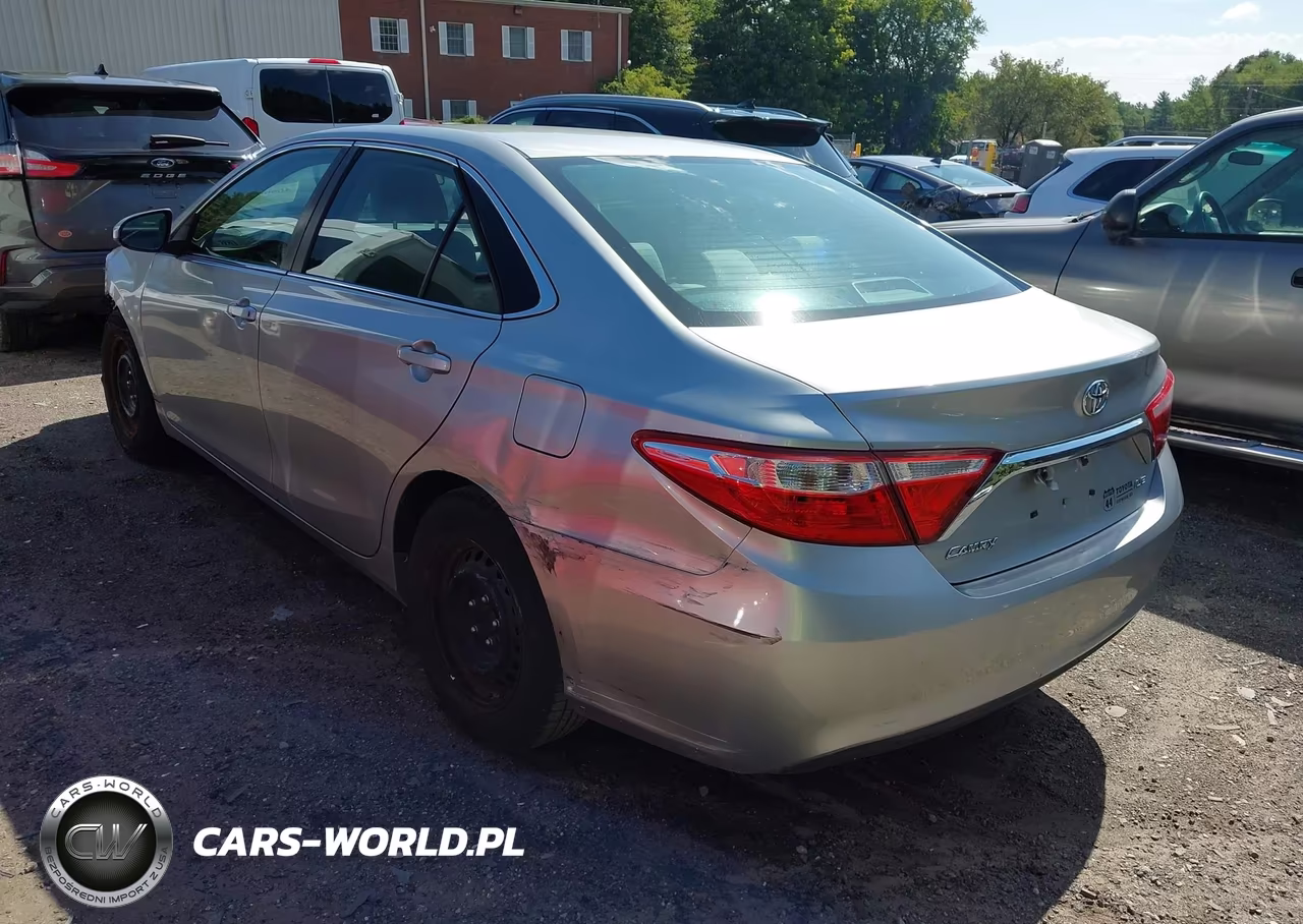 2016 Toyota Camry Le VIN:4T4BF1FK6GR571535 - 3