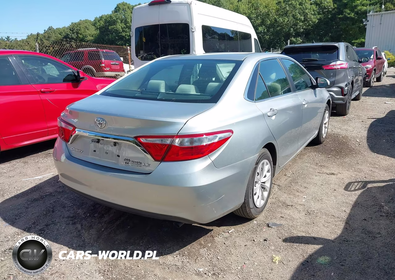 2016 Toyota Camry Le VIN:4T4BF1FK6GR571535 - 4