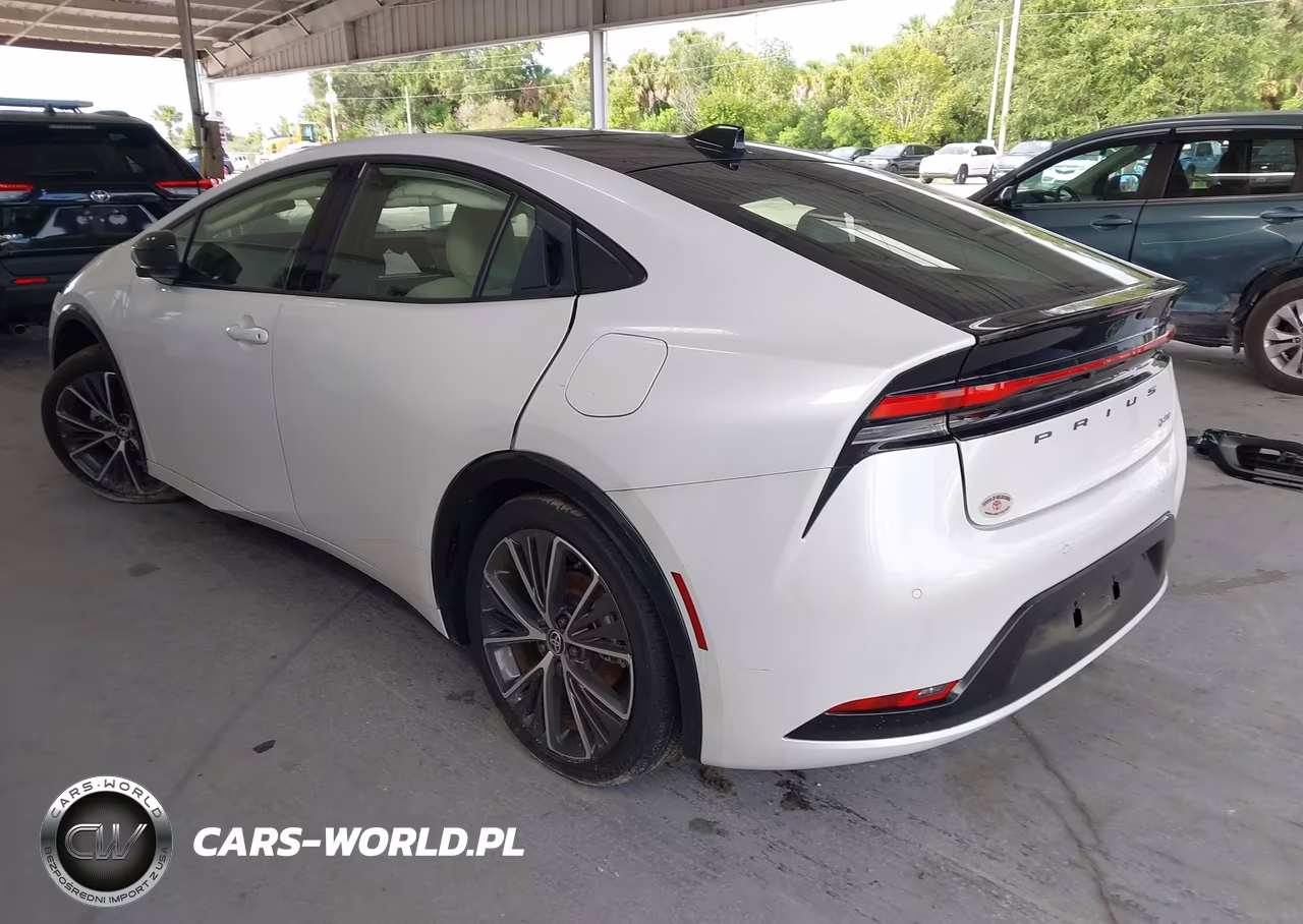 2024 Toyota Prius Xle VIN:JTDACAAU2R3048582 - 3
