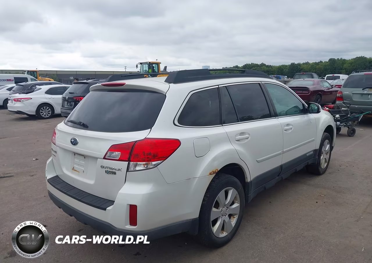 2012 Subaru Outback 2.5I Premium VIN:4S4BRCCC9C3211640 - 4