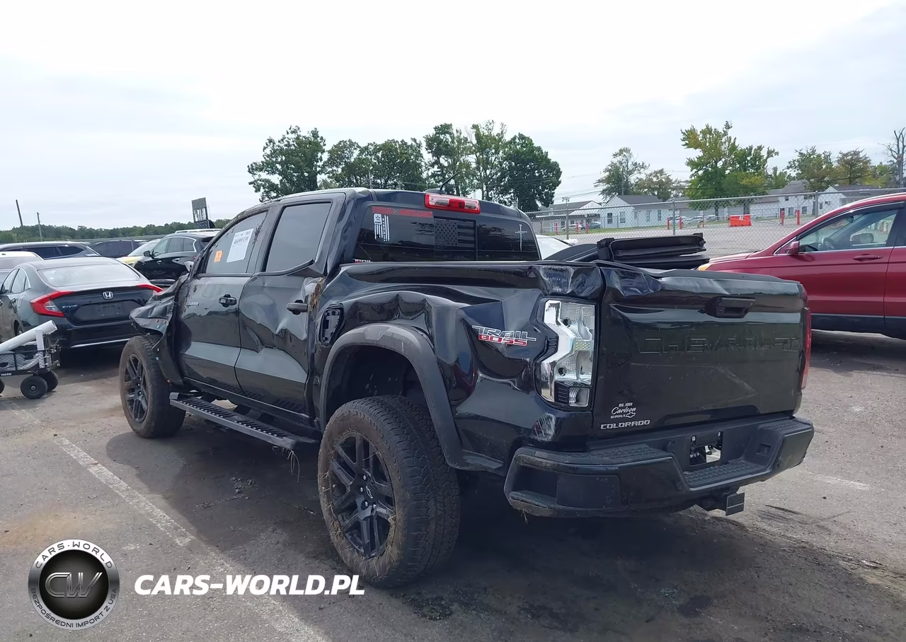 2025 Chevrolet Colorado 4Wd Trail Boss VIN:1GCPTEEK7S1196481 - 3