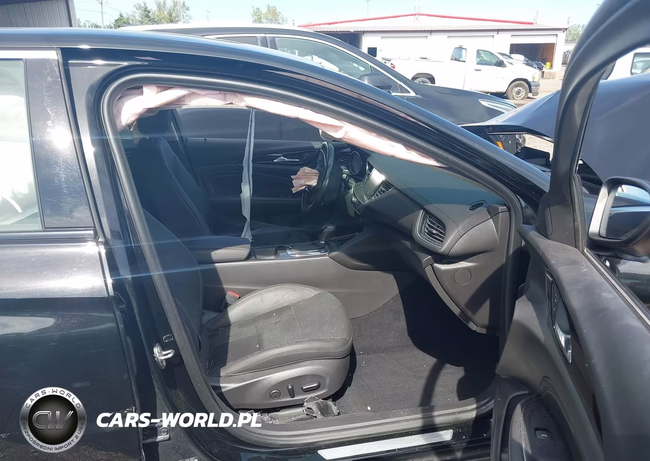 2018 Buick Regal Sportback Essence VIN:W04GP6SX5J1056612 - 5