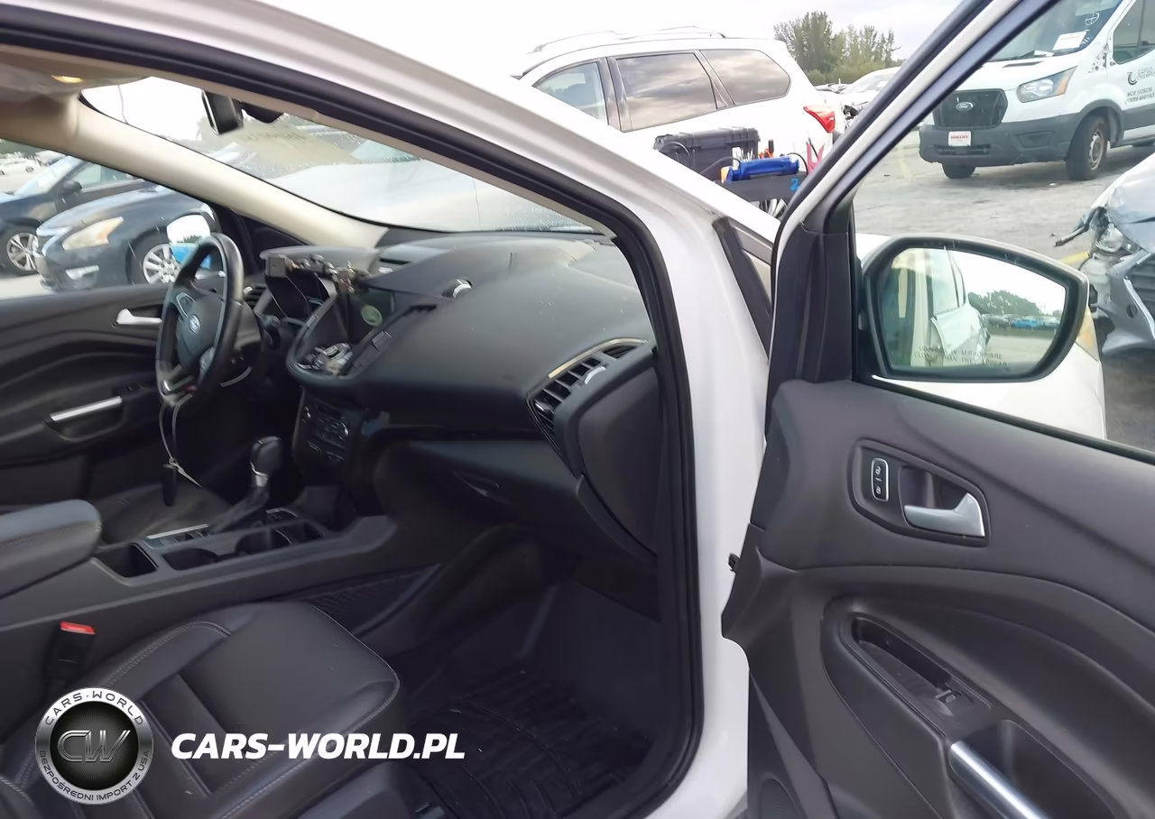 2017 Ford Escape Titanium VIN:1FMCU0J96HUD35066 - 5