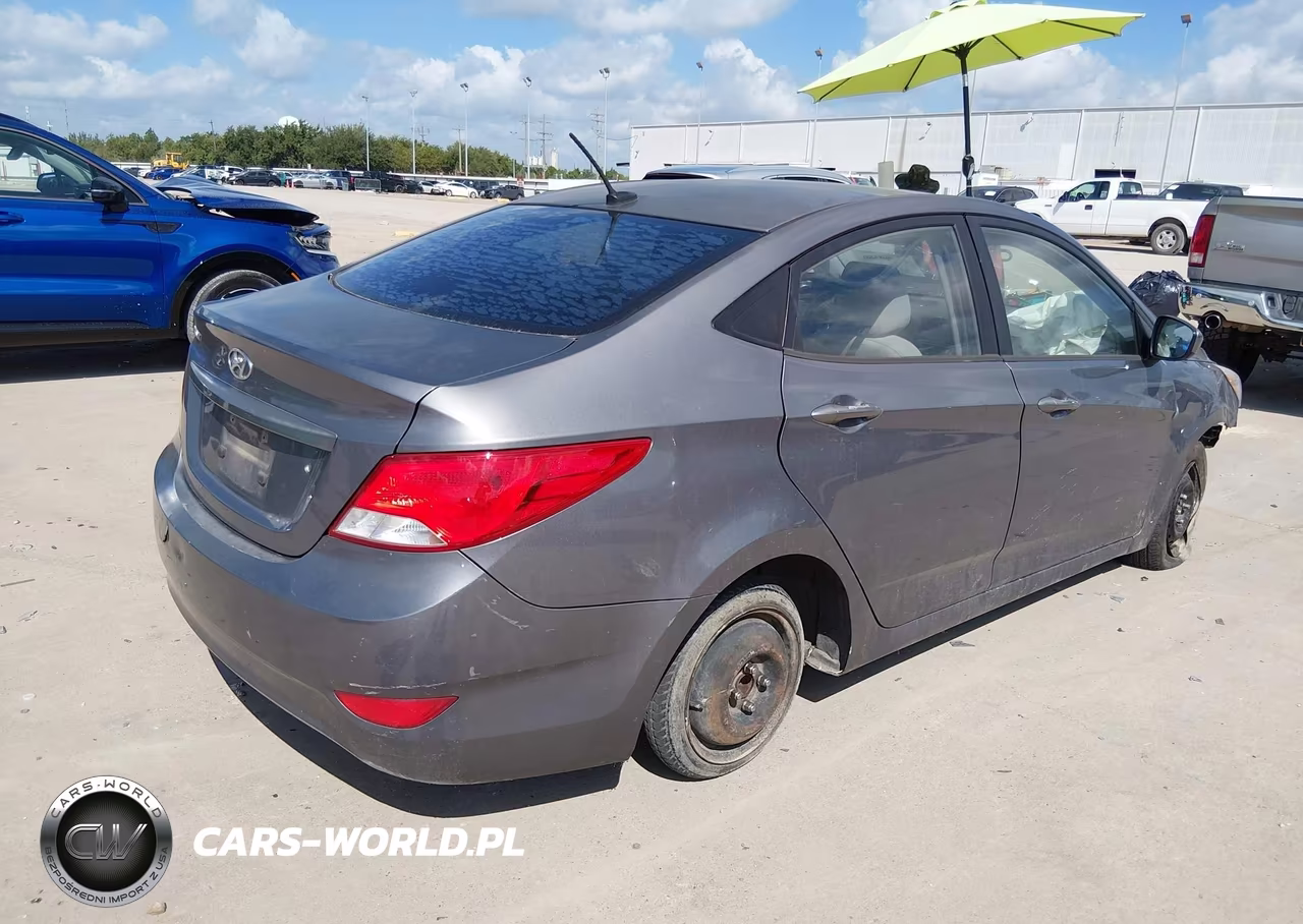 2015 Hyundai Accent Gls VIN:KMHCT4AE5FU795114 - 4