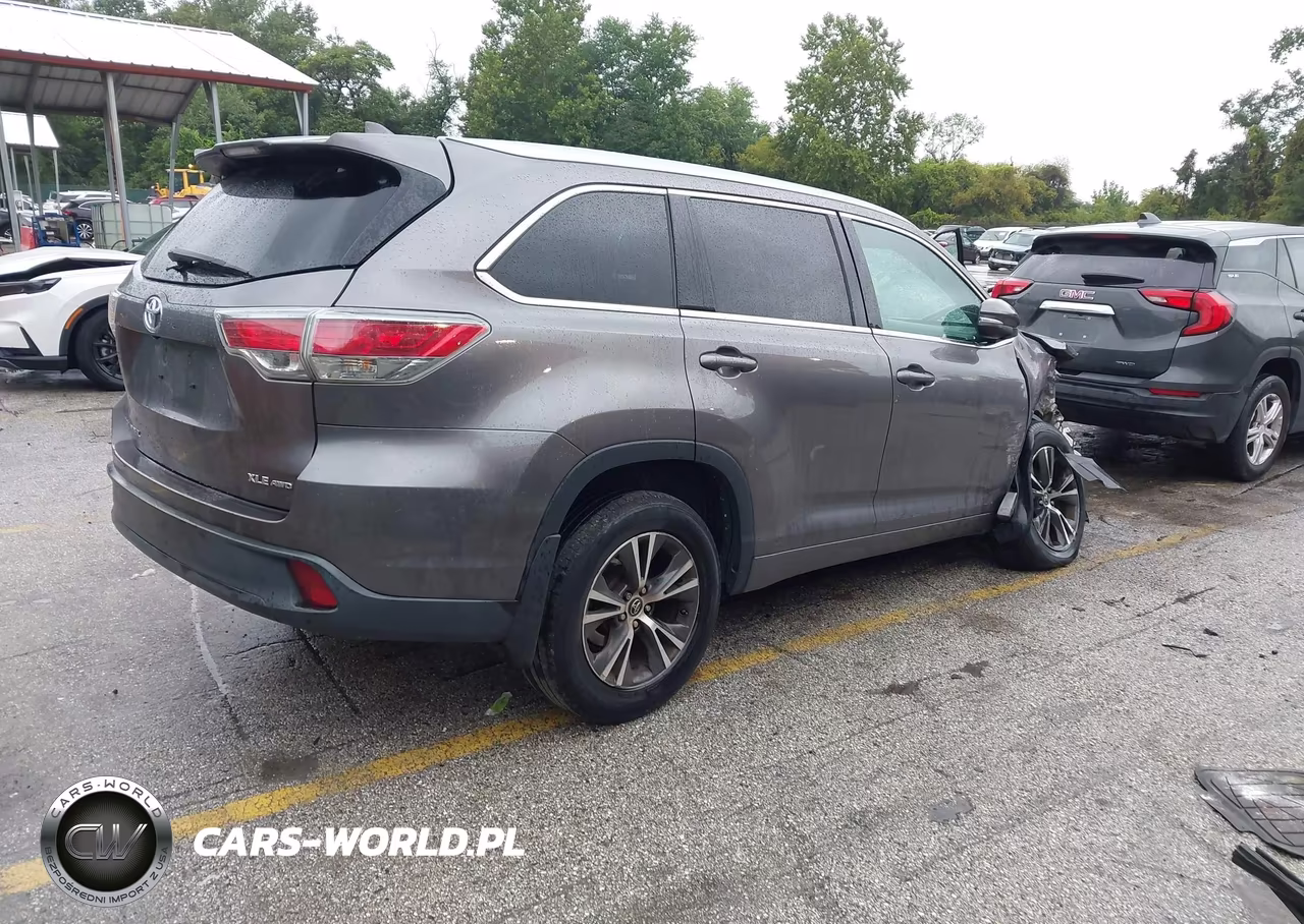 2016 Toyota Highlander Xle V6 VIN:5TDJKRFH7GS310489 - 4
