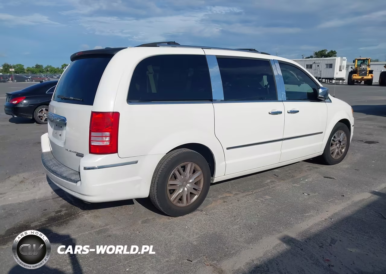 2010 Chrysler Town & Country Limited VIN:2A4RR6DX8AR215411 - 4