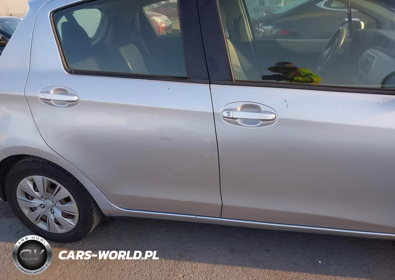 2013 Toyota Yaris Le VIN:JTDKTUD38DD547270 - 13