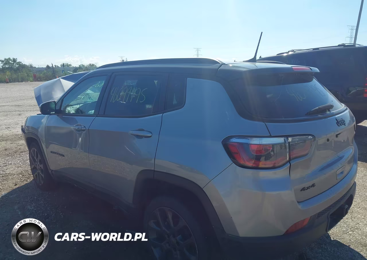 2019 Jeep Compass High Altitude 4X4 VIN:3C4NJDCBXKT731211 - 3