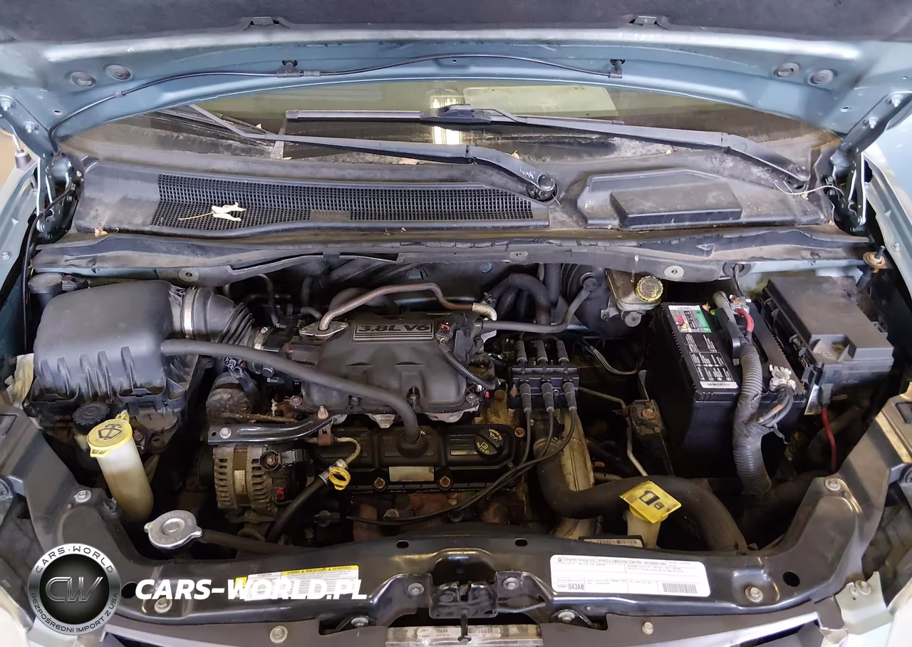 2010 Chrysler Town & Country Touring Plus VIN:2A4RR8D11AR496071 - 10