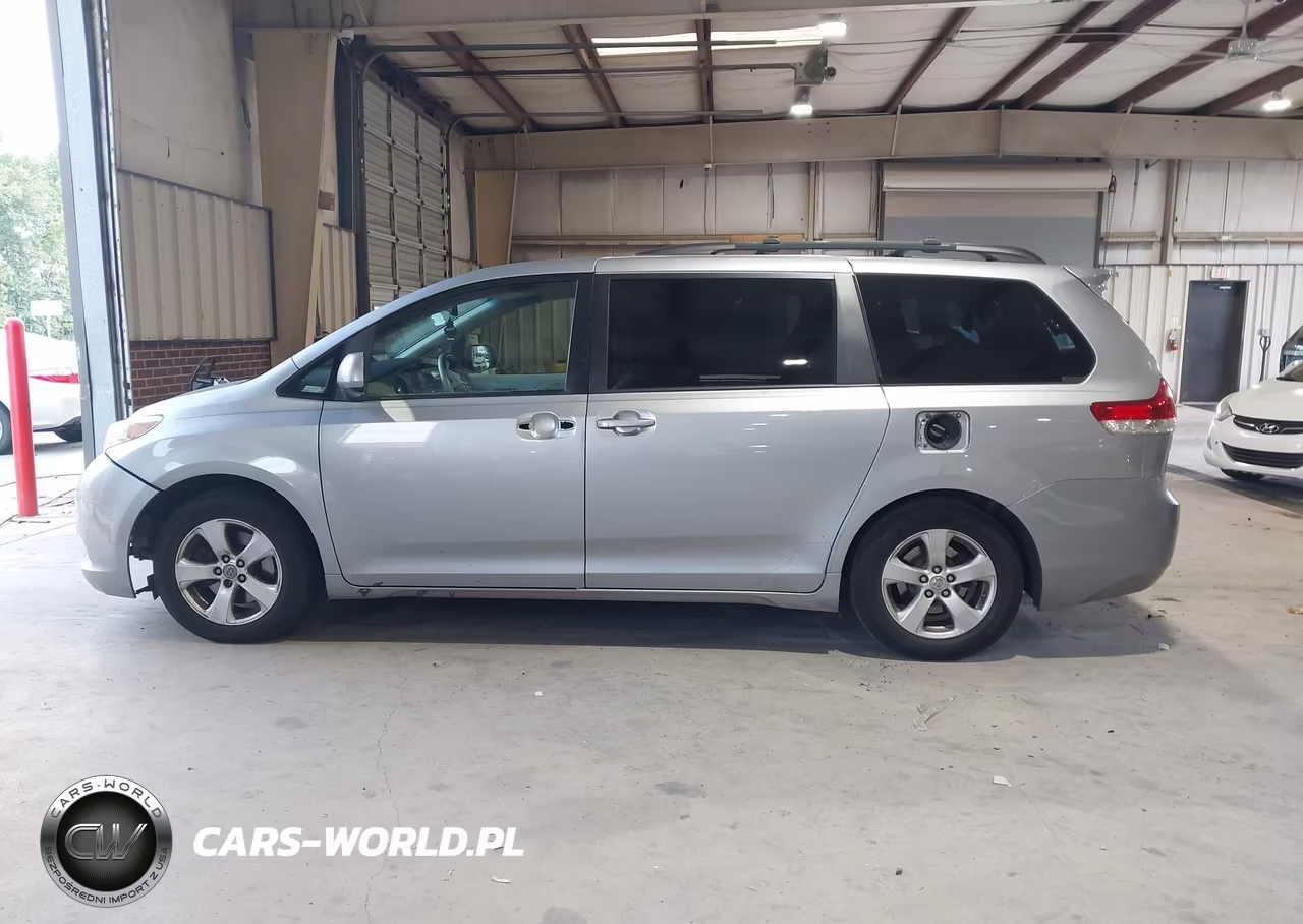 2011 Toyota Sienna Le V6 VIN:5TDKK3DC4BS016159 - 14
