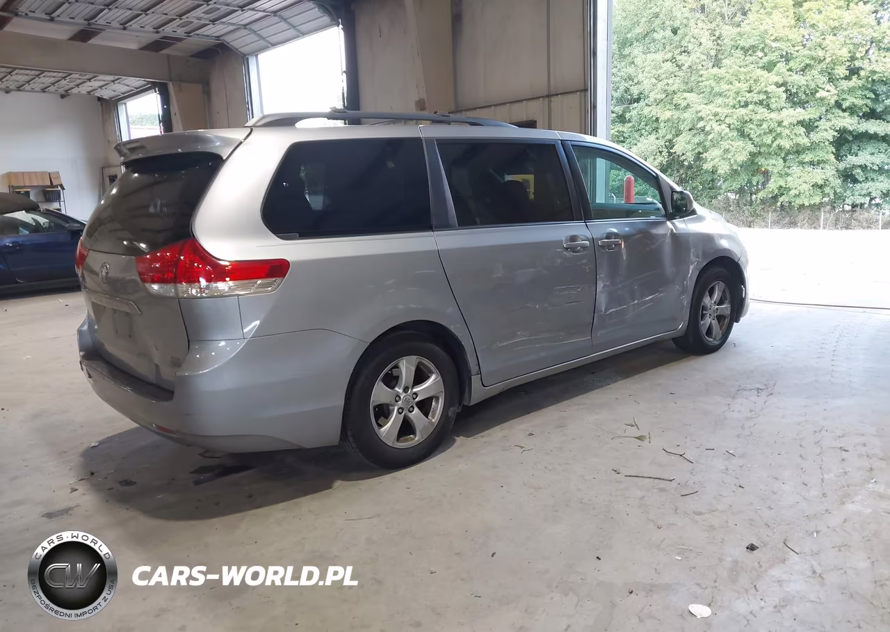 2011 Toyota Sienna Le V6 VIN:5TDKK3DC4BS016159 - 4