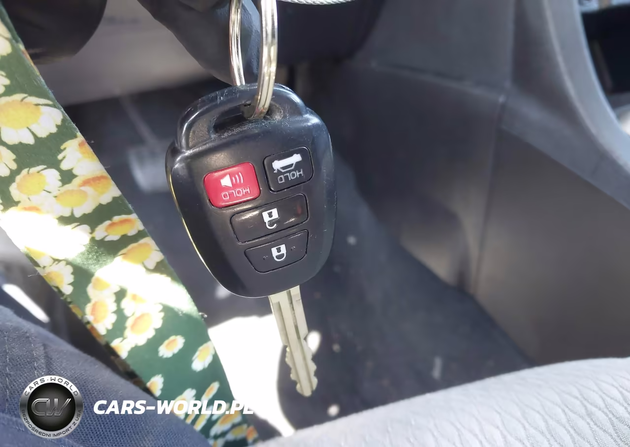 2015 Toyota Corolla Le VIN:5YFBURHEXFP186467 - 11