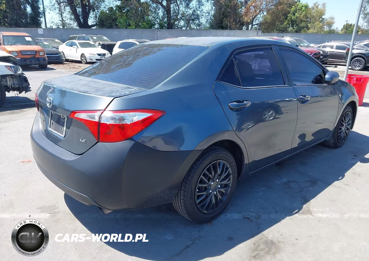 2015 Toyota Corolla Le VIN:5YFBURHEXFP186467 - 4