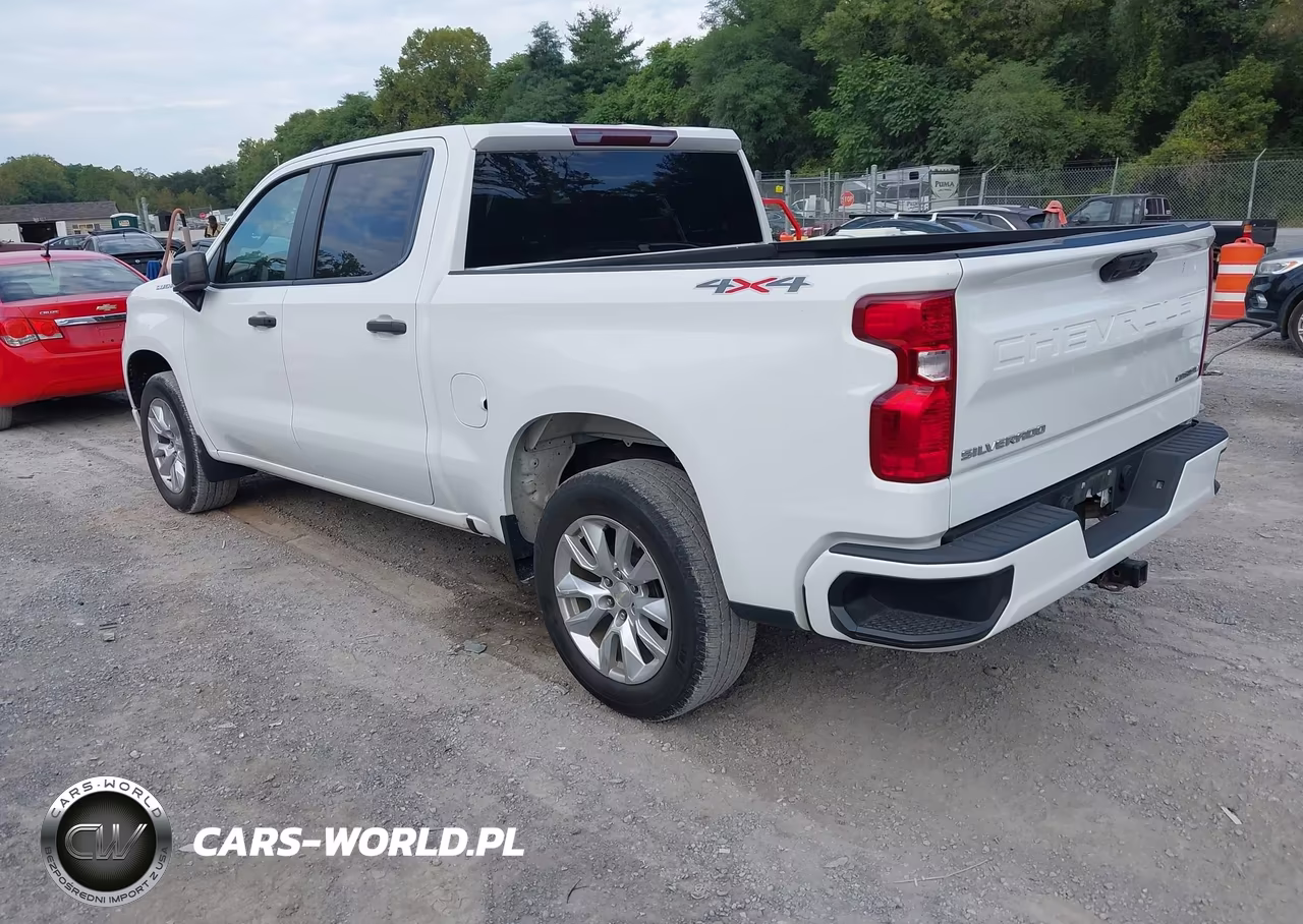 2022 Chevrolet Silverado 1500 4Wd Short Bed Custom VIN:3GCPDBEK2NG500396 - 3