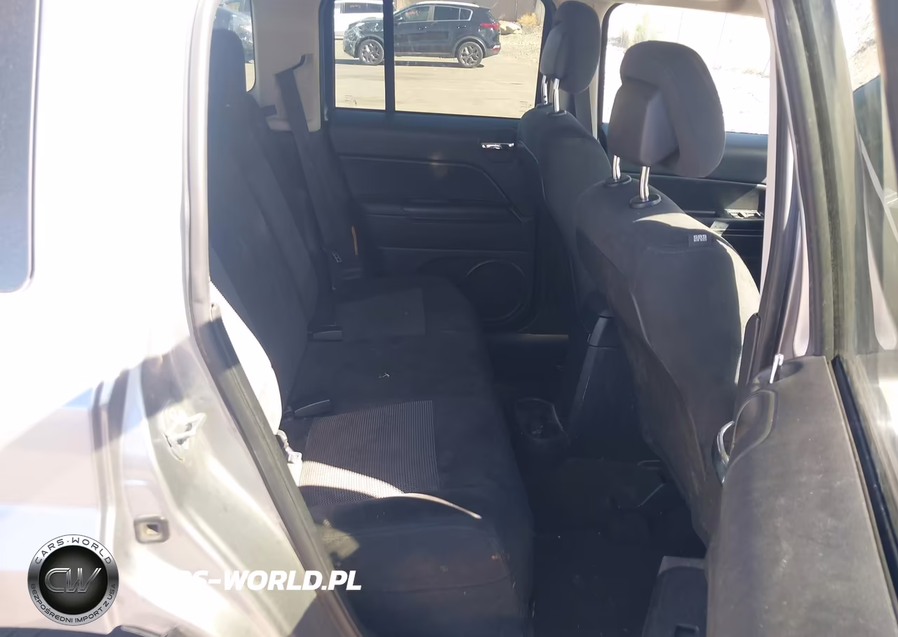 2016 Jeep Patriot Latitude VIN:1C4NJRFB9GD613849 - 8