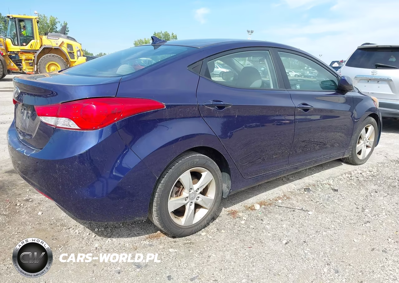 2011 Hyundai Elantra Gls VIN:5NPDH4AE3BH006358 - 4