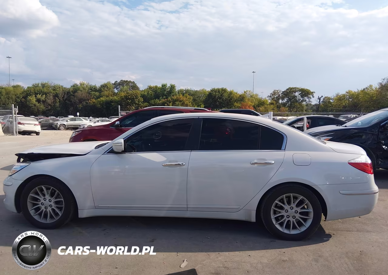 2011 Hyundai Genesis 3.8 VIN:KMHGC4DE5BU145187 - 14