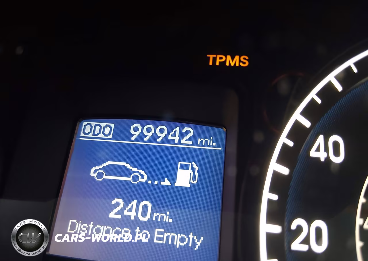 2011 Hyundai Genesis 3.8 VIN:KMHGC4DE5BU145187 - 15