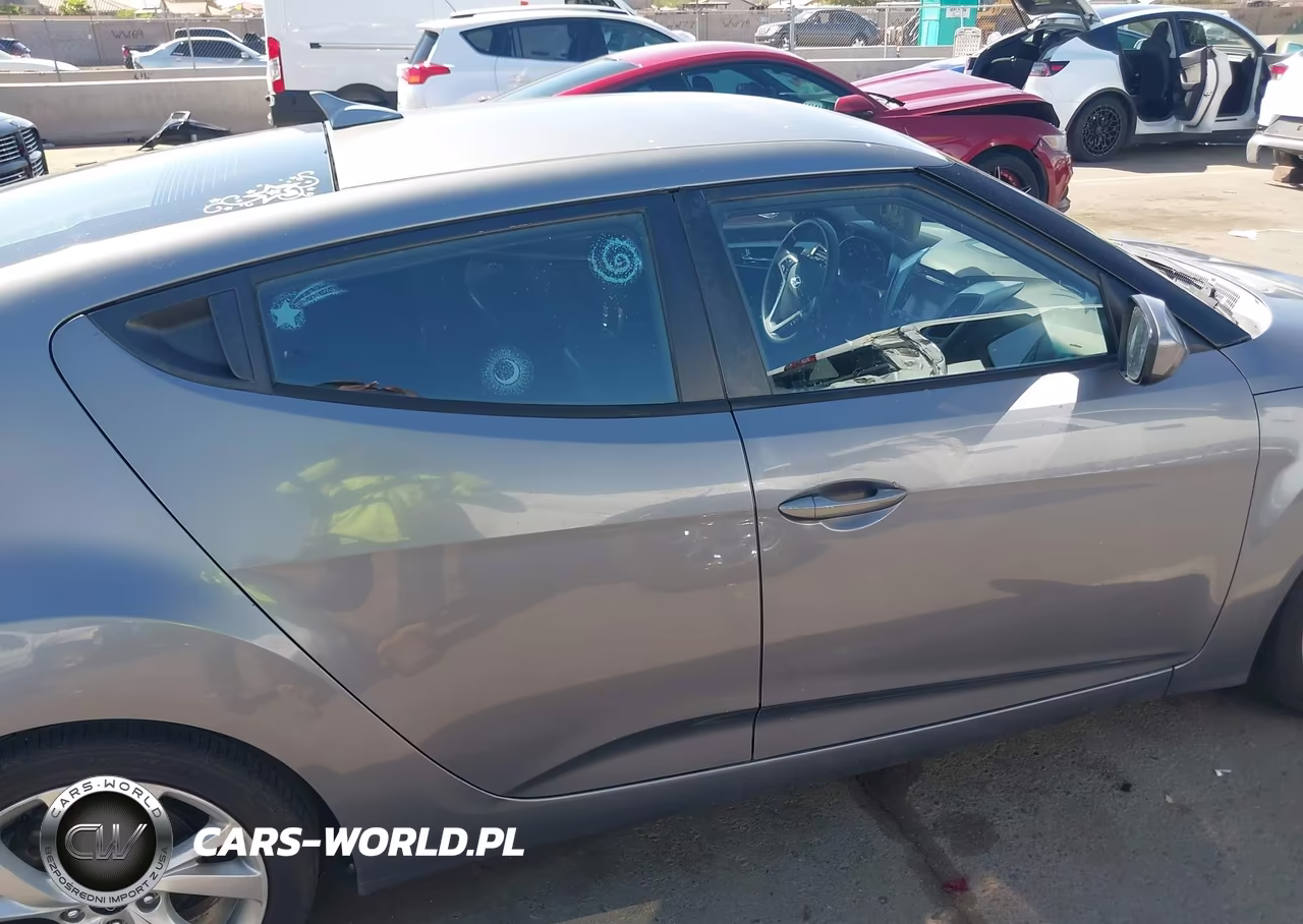 2016 Hyundai Veloster VIN:KMHTC6AD0GU274094 - 13