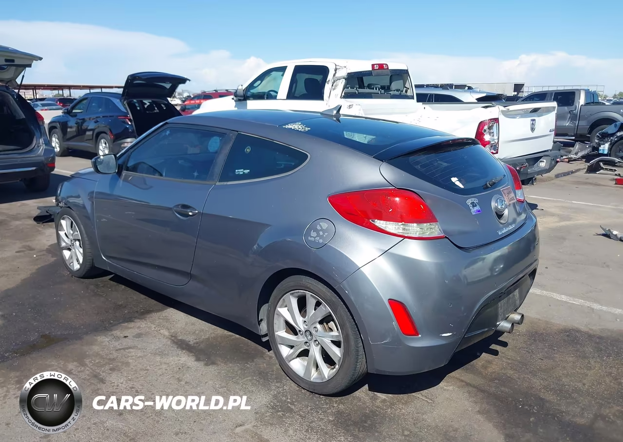 2016 Hyundai Veloster VIN:KMHTC6AD0GU274094 - 3