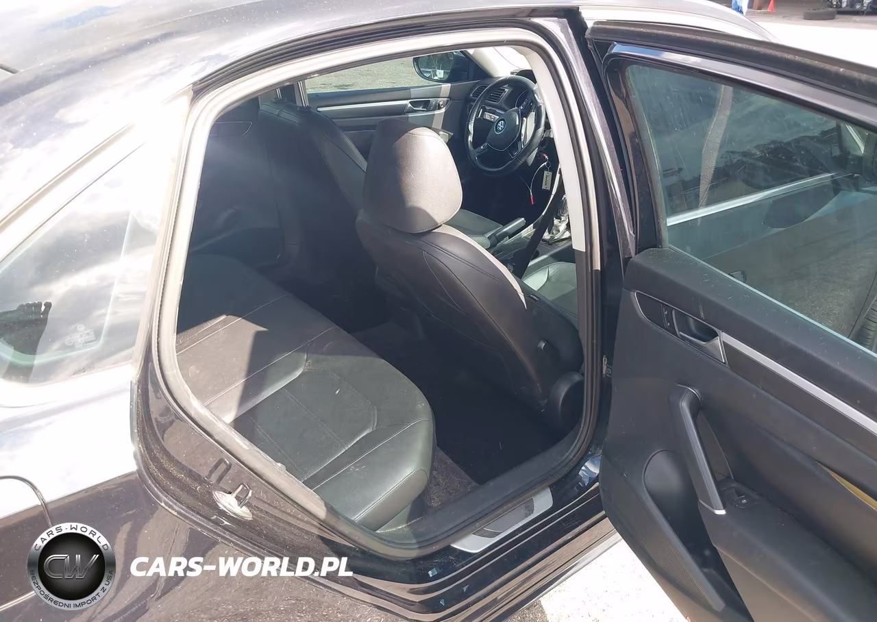 2017 Volkswagen Passat 1.8T R-Line VIN:1VWDT7A30HC011288 - 5