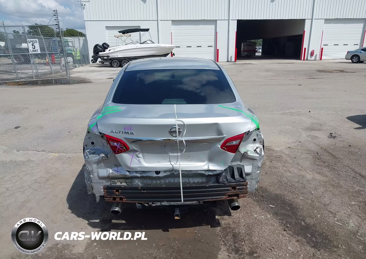 2018 Nissan Altima 2.5 S VIN:1N4AL3AP6JC114924 - 17