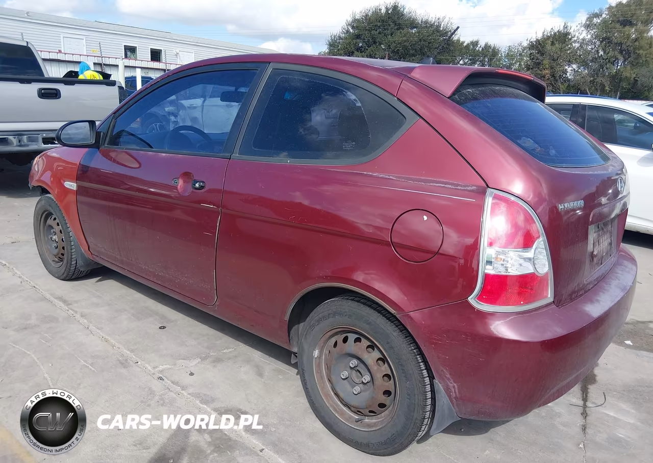 2007 Hyundai Accent Gs VIN:KMHCM36C77U024170 - 3