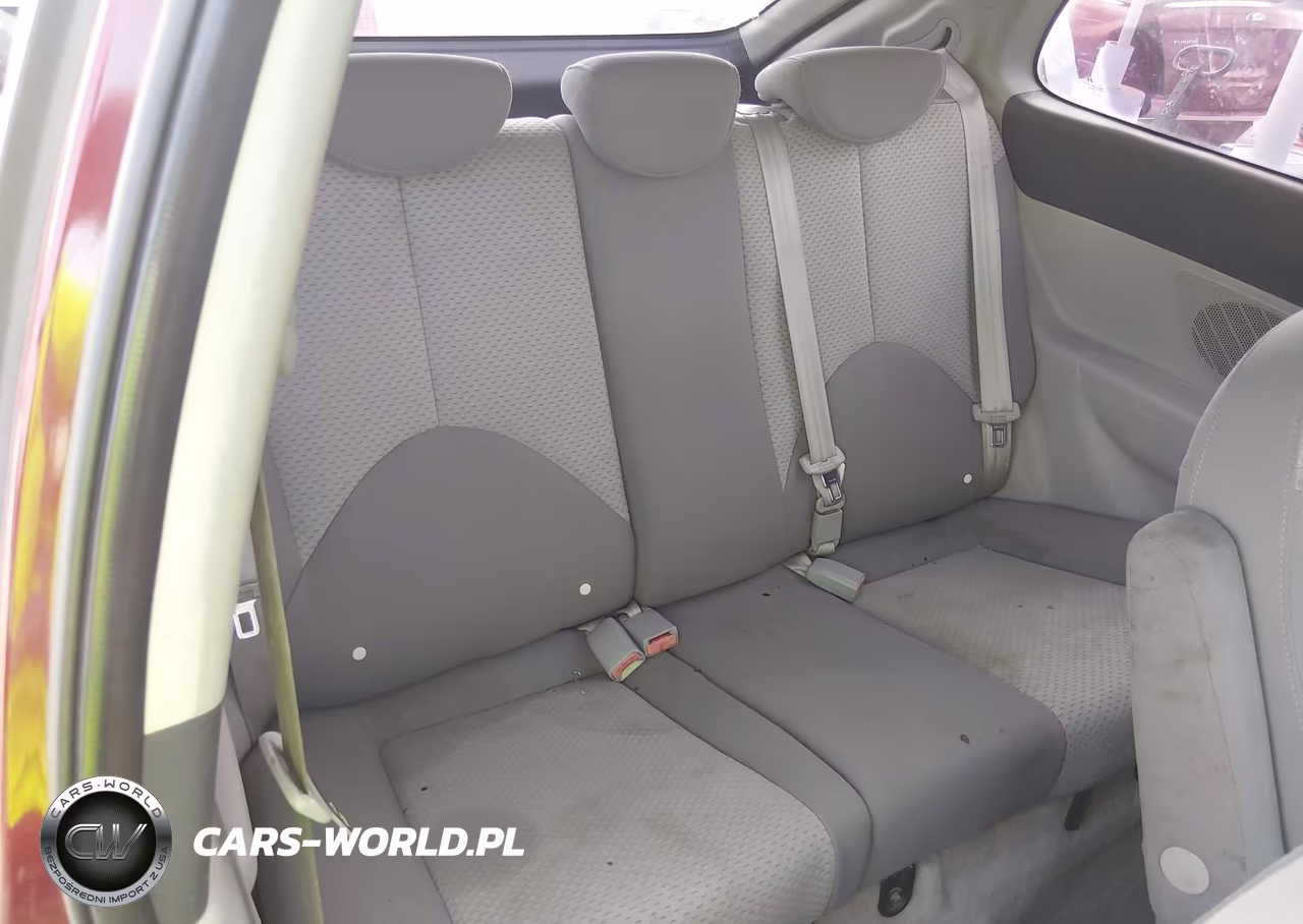 2007 Hyundai Accent Gs VIN:KMHCM36C77U024170 - 8