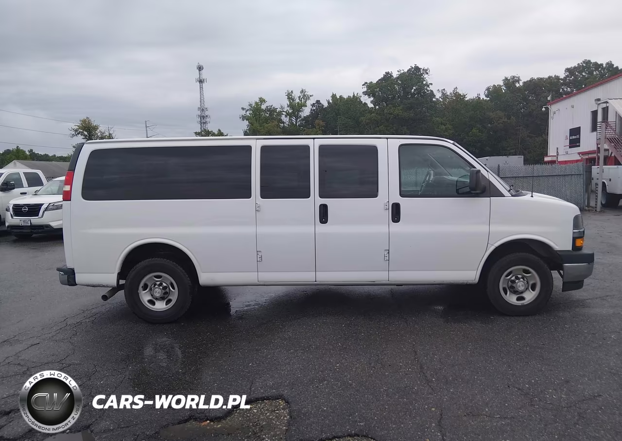 2018 Chevrolet Express 3500 Lt VIN:1GAZGPFG7J1300672 - 17