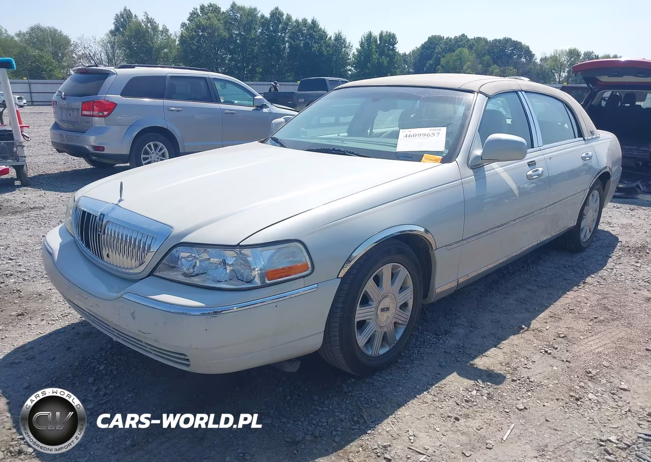 2005 Lincoln Town Car Signature Limited VIN:1LNHM82W05Y629995 - 2