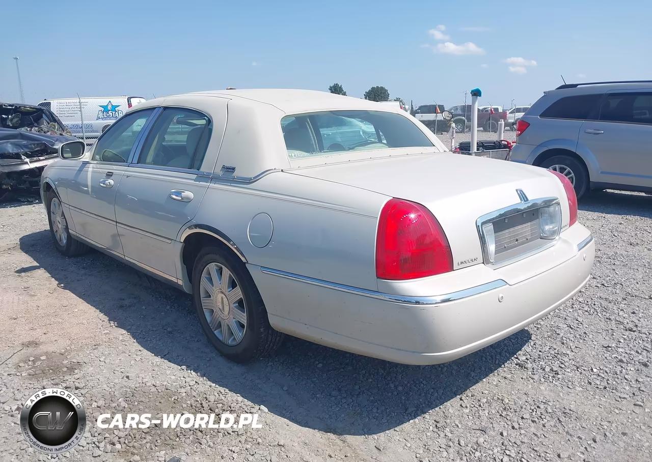 2005 Lincoln Town Car Signature Limited VIN:1LNHM82W05Y629995 - 3