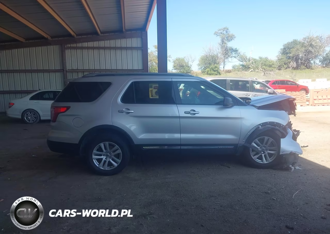 2018 Ford Explorer Xlt VIN:1FM5K8D82JGA13884 - 13