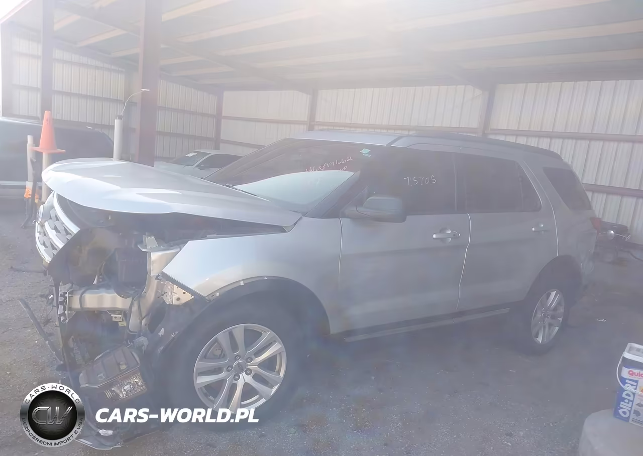 2018 Ford Explorer Xlt VIN:1FM5K8D82JGA13884 - 14