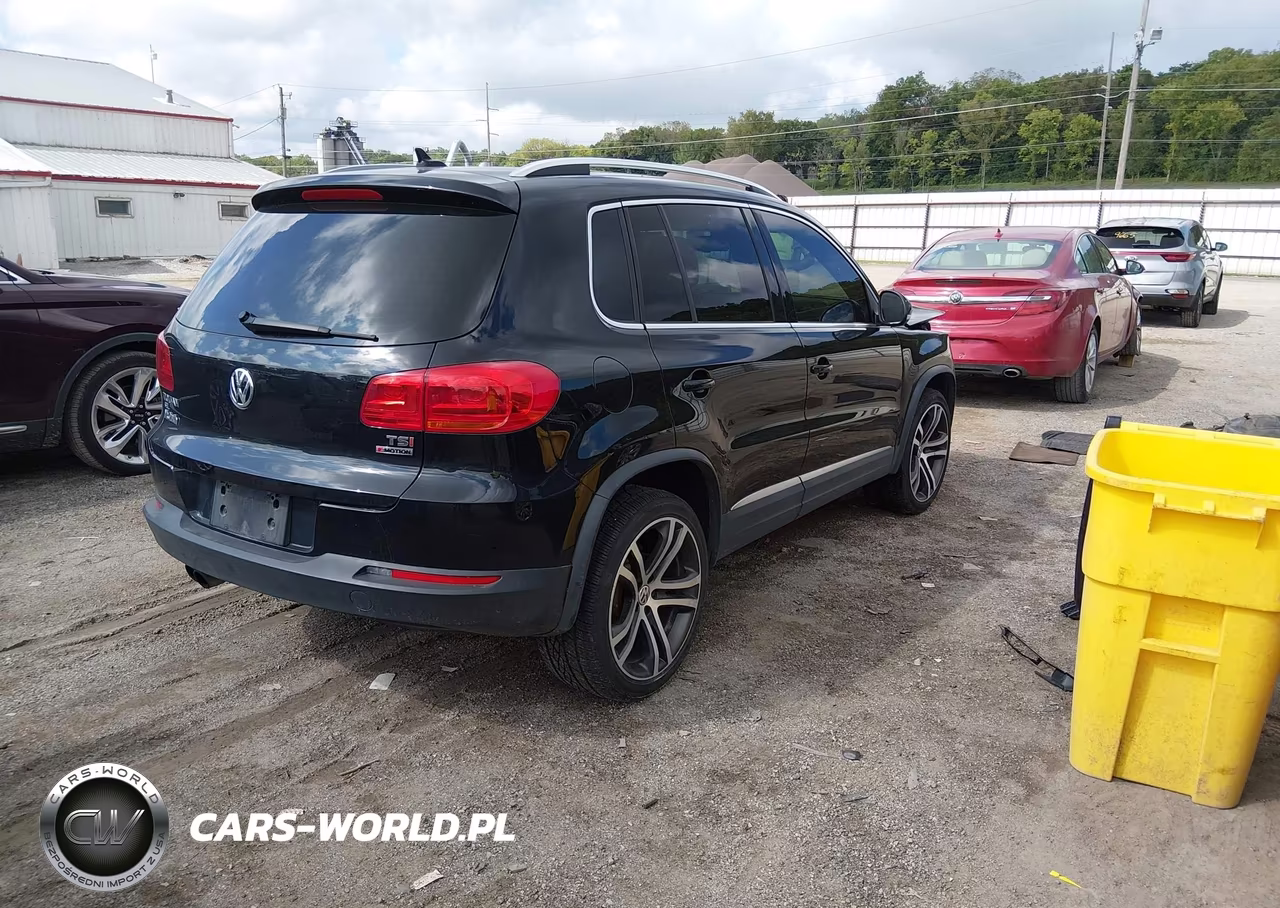 2017 Volkswagen Tiguan 2.0T Sel VIN:WVGWV7AX5HK031370 - 4