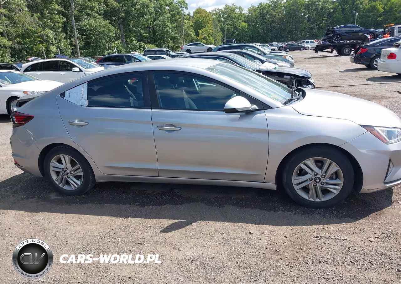 2020 Hyundai Elantra Sel VIN:5NPD84LF7LH586396 - 13