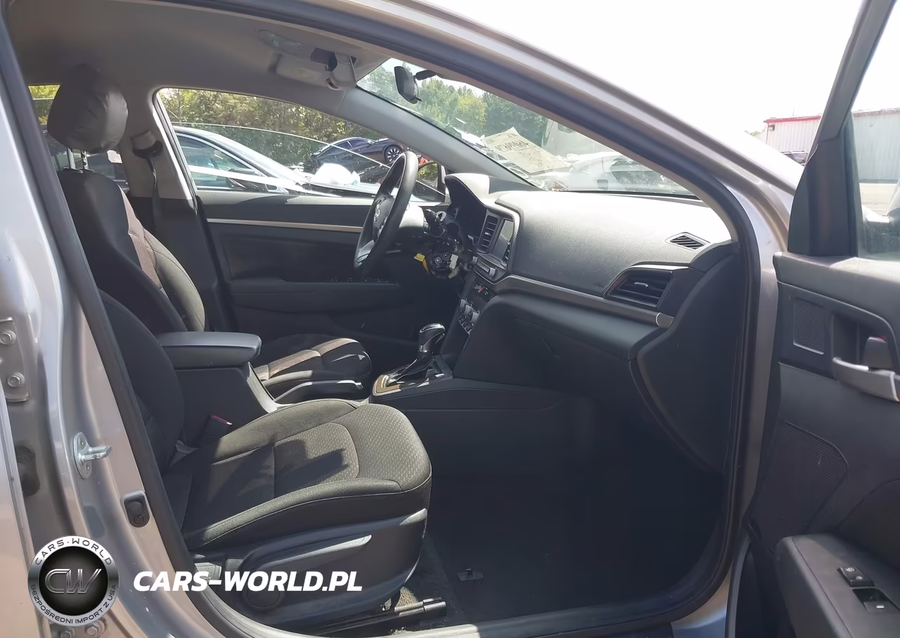2020 Hyundai Elantra Sel VIN:5NPD84LF7LH586396 - 5
