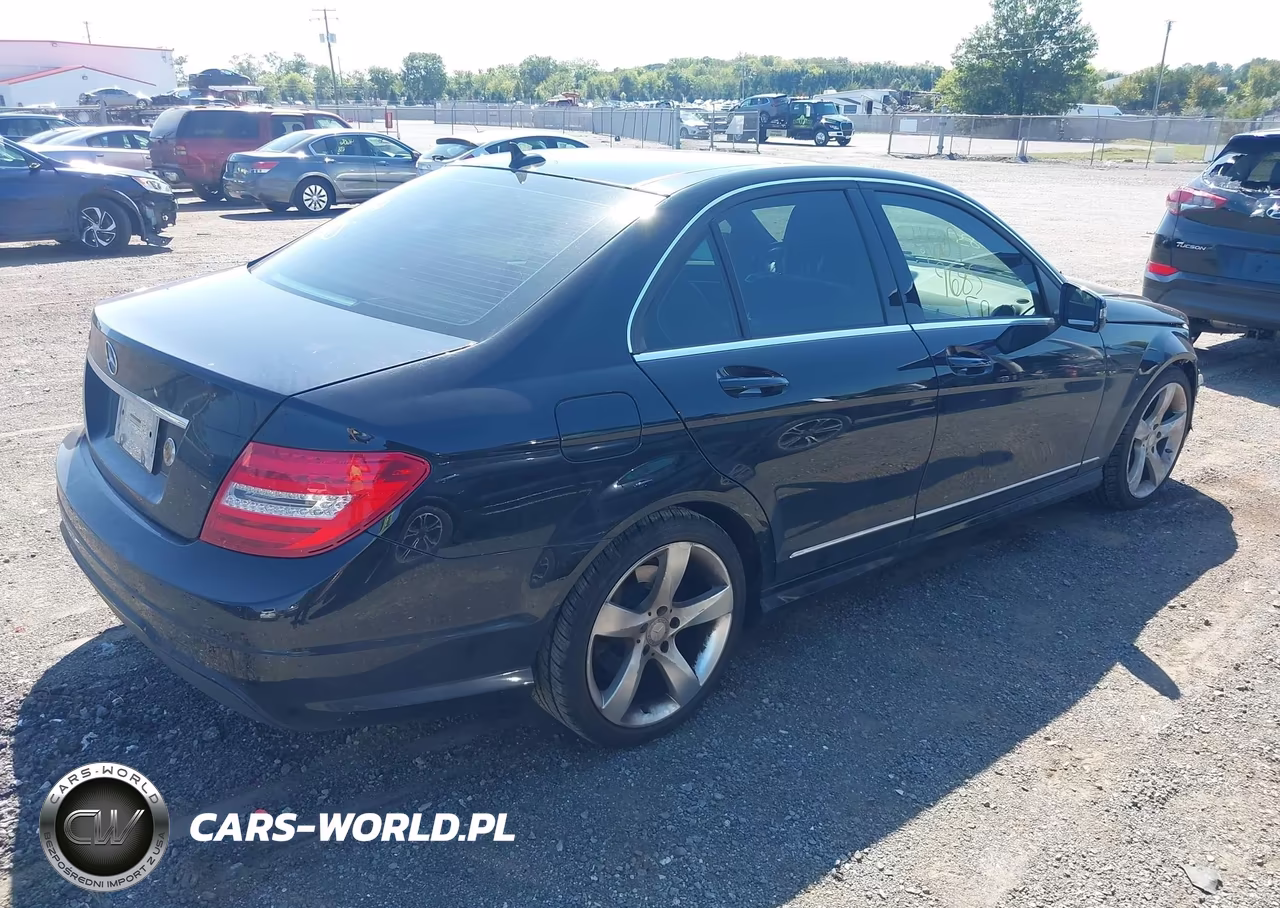 2014 Mercedes-Benz C 250 Sport VIN:WDDGF4HB5EA964725 - 4