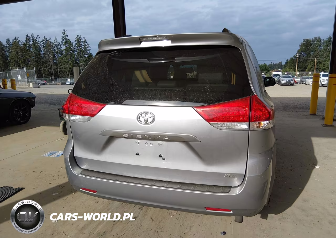 2013 Toyota Sienna Xle V6 8 Passenger VIN:5TDYK3DC3DS316174 - 17