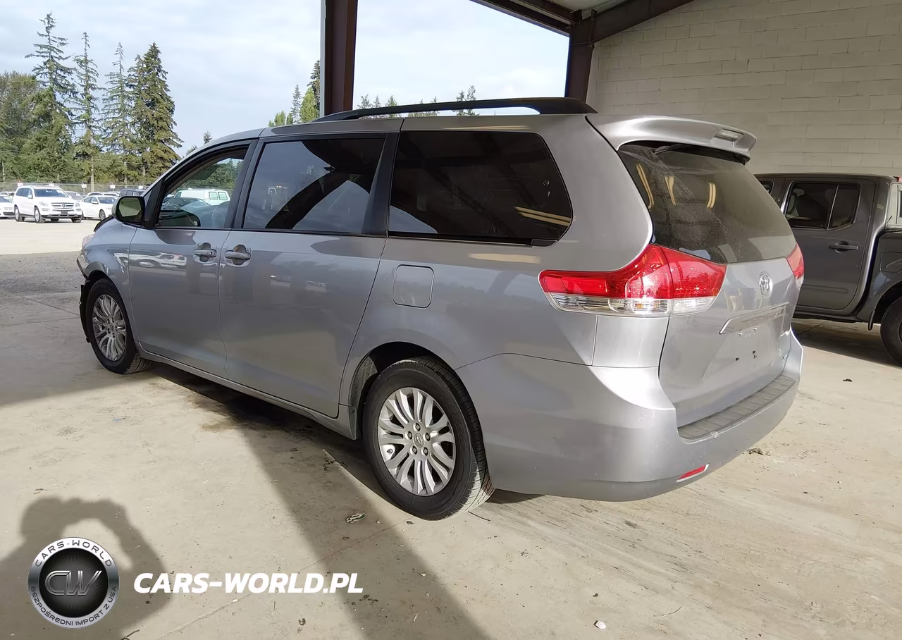 2013 Toyota Sienna Xle V6 8 Passenger VIN:5TDYK3DC3DS316174 - 3